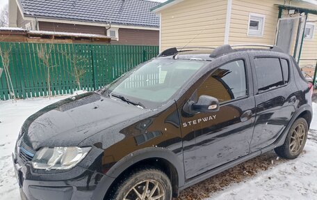 Renault Sandero II рестайлинг, 2015 год, 1 039 000 рублей, 2 фотография