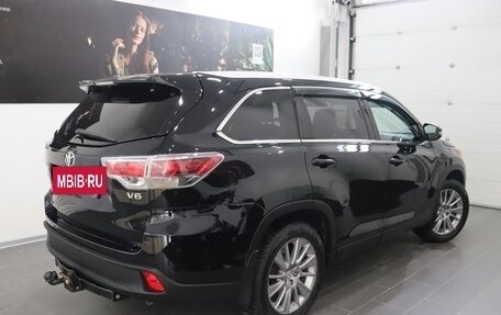 Toyota Highlander, 2020 год, 2 990 000 рублей, 2 фотография