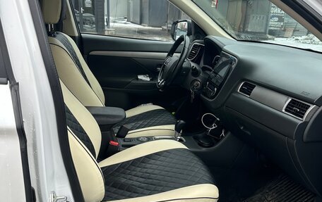 Mitsubishi Outlander III рестайлинг 3, 2016 год, 1 760 000 рублей, 19 фотография