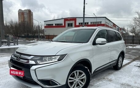 Mitsubishi Outlander III рестайлинг 3, 2016 год, 1 760 000 рублей, 21 фотография