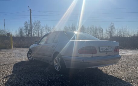 Mercedes-Benz E-Класс, 2002 год, 350 000 рублей, 3 фотография