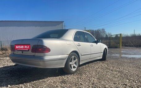 Mercedes-Benz E-Класс, 2002 год, 350 000 рублей, 4 фотография