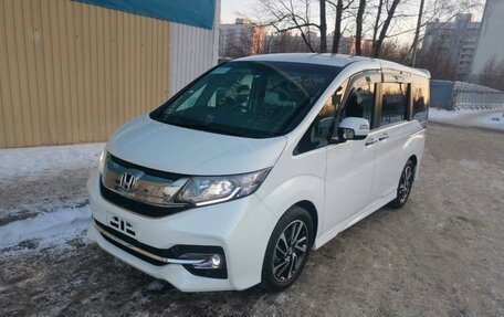 Honda Stepwgn IV, 2017 год, 1 689 000 рублей, 2 фотография