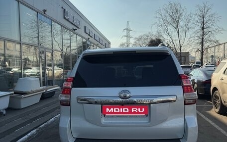 Toyota Land Cruiser Prado 150 рестайлинг 2, 2016 год, 4 200 000 рублей, 4 фотография