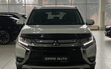 Mitsubishi Outlander III рестайлинг 3, 2018 год, 2 049 000 рублей, 3 фотография