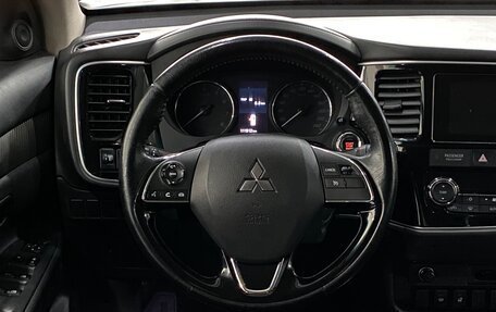 Mitsubishi Outlander III рестайлинг 3, 2018 год, 2 049 000 рублей, 17 фотография