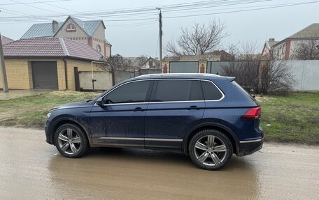 Volkswagen Tiguan II, 2017 год, 2 200 000 рублей, 2 фотография