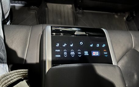 Toyota Camry, 2018 год, 3 330 000 рублей, 12 фотография