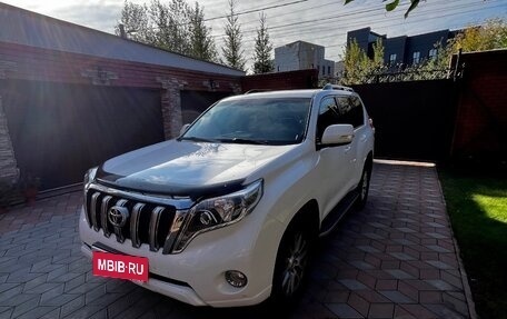 Toyota Land Cruiser Prado 150 рестайлинг 2, 2016 год, 4 000 000 рублей, 5 фотография