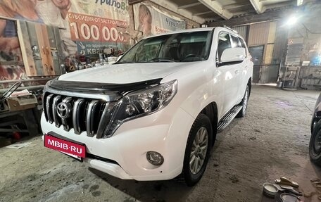 Toyota Land Cruiser Prado 150 рестайлинг 2, 2016 год, 4 000 000 рублей, 15 фотография