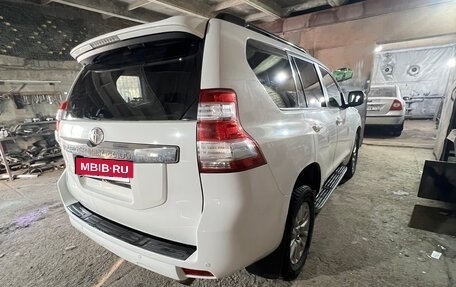 Toyota Land Cruiser Prado 150 рестайлинг 2, 2016 год, 4 000 000 рублей, 16 фотография