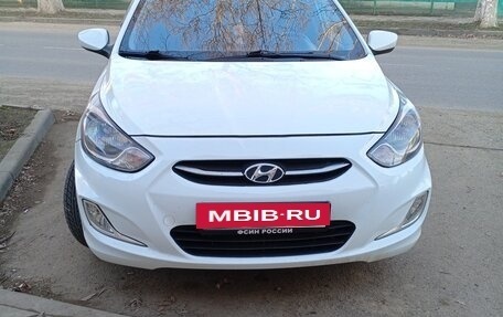 Hyundai Solaris II рестайлинг, 2013 год, 950 000 рублей, 4 фотография