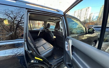 Toyota Land Cruiser Prado 150 рестайлинг 2, 2016 год, 6 000 000 рублей, 26 фотография