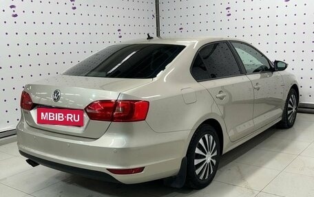 Volkswagen Jetta VI, 2013 год, 900 000 рублей, 4 фотография