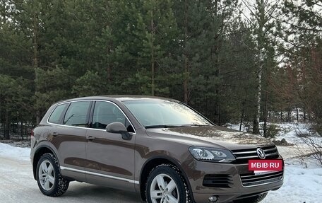 Volkswagen Touareg III, 2011 год, 2 100 000 рублей, 2 фотография