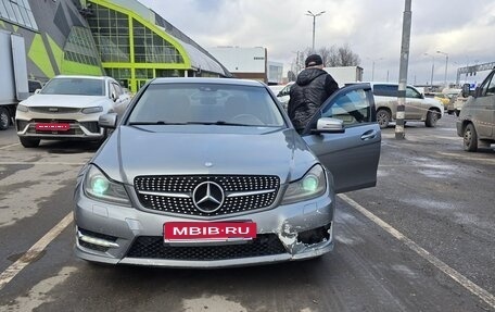 Mercedes-Benz C-Класс, 2013 год, 1 200 000 рублей, 1 фотография