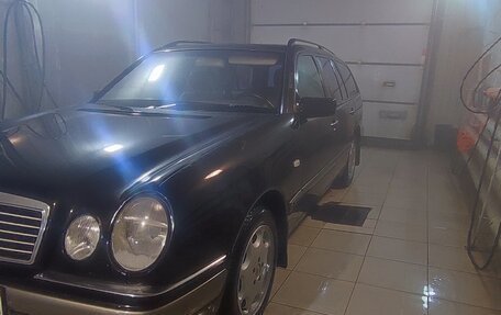 Mercedes-Benz E-Класс, 1998 год, 950 000 рублей, 6 фотография