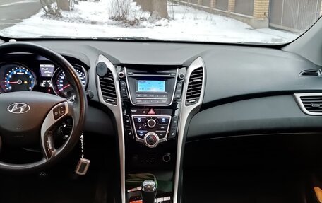 Hyundai i30 II рестайлинг, 2015 год, 850 000 рублей, 2 фотография