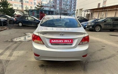 Hyundai Solaris II рестайлинг, 2011 год, 640 000 рублей, 4 фотография