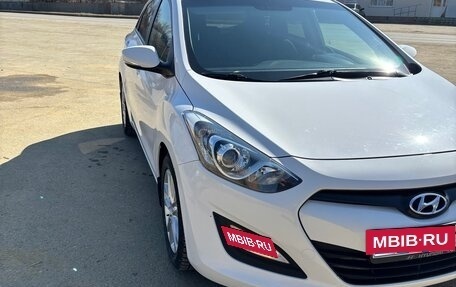 Hyundai i30 II рестайлинг, 2012 год, 1 350 000 рублей, 2 фотография