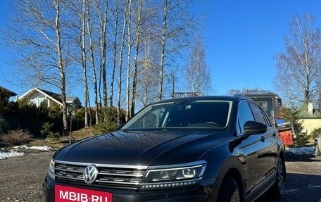 Volkswagen Tiguan II, 2018 год, 3 050 000 рублей, 10 фотография