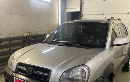 Hyundai Tucson III, 2006 год, 800 000 рублей, 1 фотография