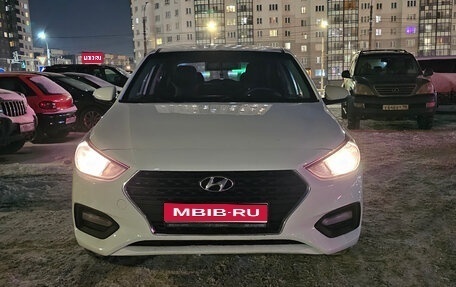 Hyundai Solaris II рестайлинг, 2017 год, 860 000 рублей, 1 фотография