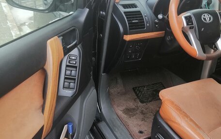 Toyota Land Cruiser Prado 150 рестайлинг 2, 2010 год, 2 670 000 рублей, 16 фотография