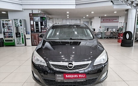 Opel Astra J, 2011 год, 780 000 рублей, 2 фотография