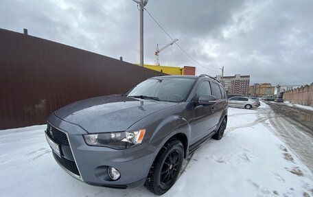 Mitsubishi Outlander III рестайлинг 3, 2011 год, 1 250 000 рублей, 2 фотография