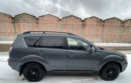 Mitsubishi Outlander III рестайлинг 3, 2011 год, 1 250 000 рублей, 12 фотография