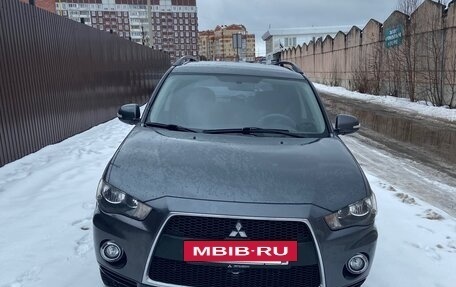 Mitsubishi Outlander III рестайлинг 3, 2011 год, 1 250 000 рублей, 14 фотография