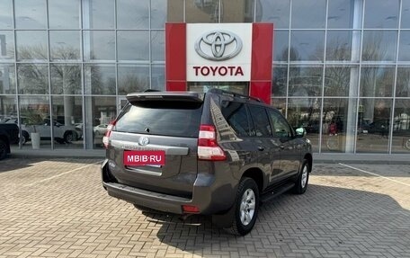 Toyota Land Cruiser Prado 150 рестайлинг 2, 2015 год, 3 590 000 рублей, 5 фотография