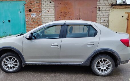 Renault Logan II, 2019 год, 1 300 000 рублей, 4 фотография