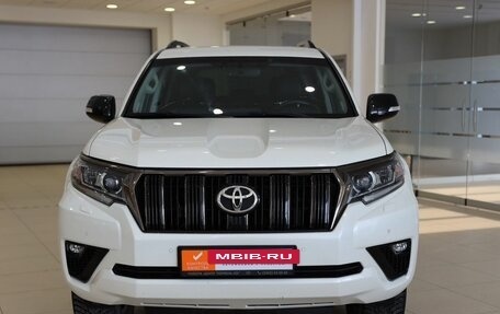 Toyota Land Cruiser Prado 150 рестайлинг 2, 2020 год, 5 700 000 рублей, 2 фотография