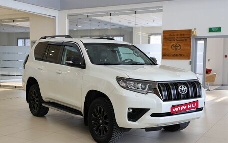 Toyota Land Cruiser Prado 150 рестайлинг 2, 2020 год, 5 700 000 рублей, 3 фотография