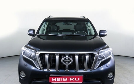 Toyota Land Cruiser Prado 150 рестайлинг 2, 2016 год, 4 000 000 рублей, 2 фотография