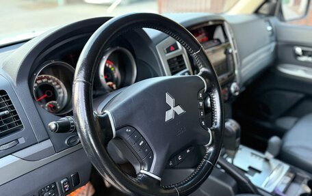 Mitsubishi Pajero IV, 2015 год, 2 330 000 рублей, 19 фотография