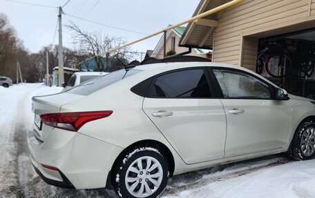 Hyundai Solaris II рестайлинг, 2018 год, 1 300 000 рублей, 8 фотография