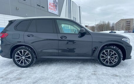 BMW X5, 2019 год, 7 600 000 рублей, 3 фотография