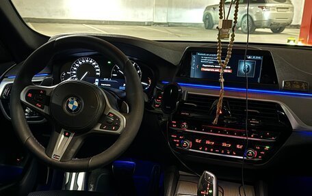 BMW 5 серия, 2019 год, 3 550 000 рублей, 19 фотография