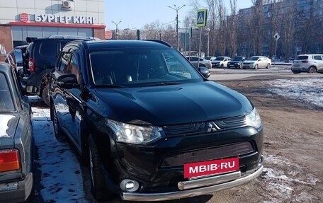 Mitsubishi Outlander III рестайлинг 3, 2013 год, 1 450 000 рублей, 3 фотография