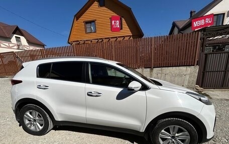 KIA Sportage IV рестайлинг, 2017 год, 2 200 000 рублей, 3 фотография