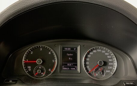Volkswagen Multivan T5, 2010 год, 1 985 000 рублей, 15 фотография