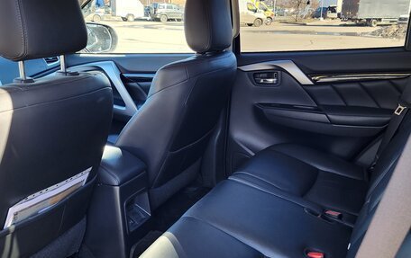 Mitsubishi Pajero Sport III рестайлинг, 2019 год, 4 600 000 рублей, 9 фотография