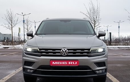 Volkswagen Tiguan II, 2017 год, 2 804 400 рублей, 2 фотография