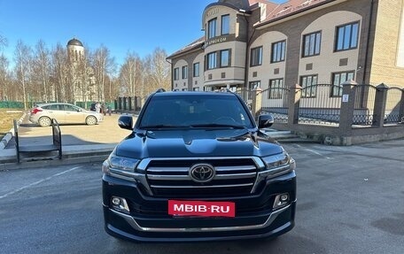 Toyota Land Cruiser 200, 2020 год, 8 250 000 рублей, 2 фотография