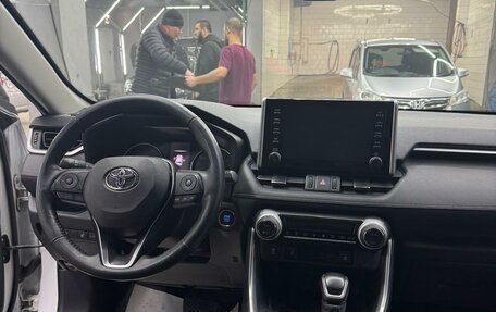 Toyota RAV4, 2021 год, 3 700 000 рублей, 4 фотография