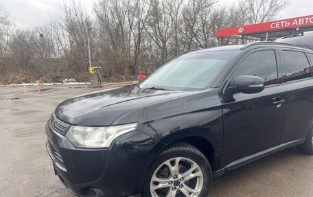 Mitsubishi Outlander III рестайлинг 3, 2012 год, 1 200 000 рублей, 2 фотография