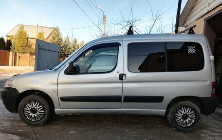 Peugeot Partner II рестайлинг 2, 2010 год, 580 000 рублей, 2 фотография